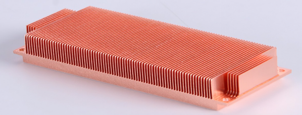 Изготовленный на заказ медный радиатор со срезанными ребрами