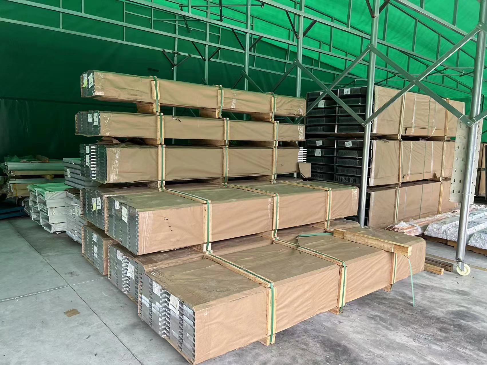 Высокая энергия Winshare Thermal Hase Energy Skived Fin The Deat Tipe Gatfine обеспечивает превосходное охлаждение для систем хранения энергии. Интеграция передовой технологии Skied FIN с высокоэффективными тепловыми трубами меди, этот радиатор обеспечивает оптимальное тепловое управление, повышение надежности и производительности системы в компактных, мощных приложениях.